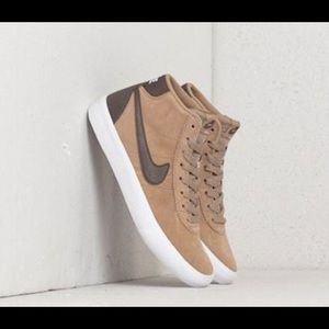 NEW WOMENS NIKE SB BRUIN HI SNEAKERS